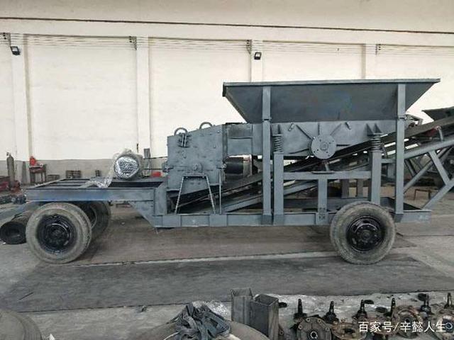小型移動式制砂機的工作優(yōu)勢及方便之處(圖2) 小型移動式制砂機的工作優(yōu)勢及方便之處(圖2)