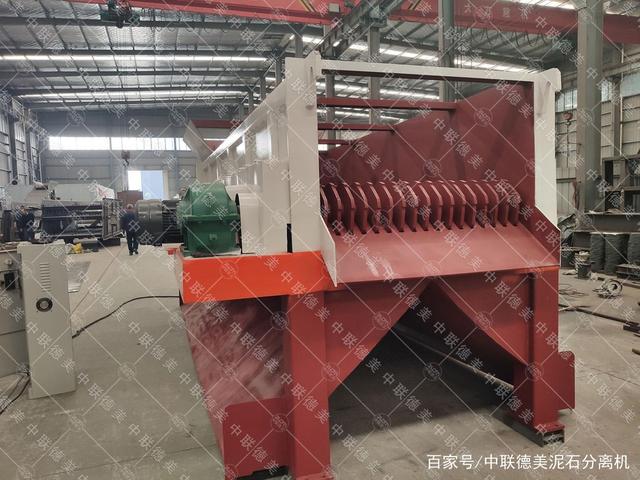 購買泥石分離機(jī)時(shí),該怎樣去選擇廠家和設(shè)備呢?(圖2) 購買泥石分離機(jī)時(shí),該怎樣去選擇廠家和設(shè)備呢?(圖2)
