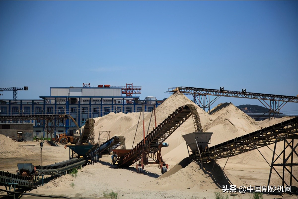 花崗巖可以打成沙子嗎?需要哪些機器?工藝流程是什么?(圖1) 花崗巖可以打成沙子嗎?需要哪些機器?工藝流程是什么?(圖1)