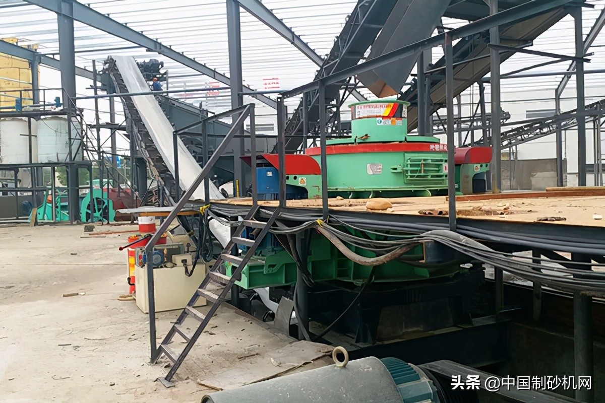 花崗巖可以打成沙子嗎?需要哪些機器?工藝流程是什么?(圖2) 花崗巖可以打成沙子嗎?需要哪些機器?工藝流程是什么?(圖2)
