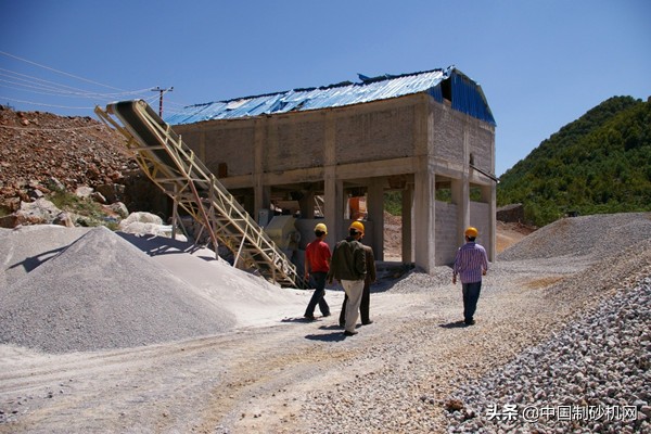 洗沙場如何選擇可靠的洗沙機(jī)廠家?聽聽過來人的回答,后悔買早了(圖3) 洗沙場如何選擇可靠的洗沙機(jī)廠家?聽聽過來人的回答,后悔買早了(圖3)