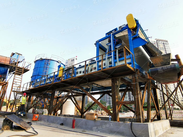 100噸洗砂機(jī)多少錢?洗砂現(xiàn)場有沒(圖2) 100噸洗砂機(jī)多少錢?洗砂現(xiàn)場有沒(圖2)