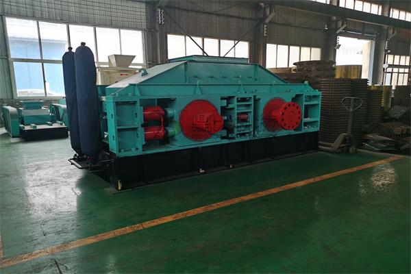 對輥破碎機是一種用于細碎風化石的機械設備(圖3)