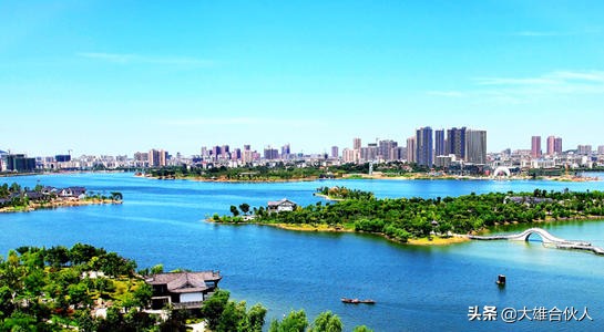 湖北黃岡市洗砂場污水處理帶式泥漿壓濾機現場(圖1) 湖北黃岡市洗砂場污水處理帶式泥漿壓濾機現場(圖1)