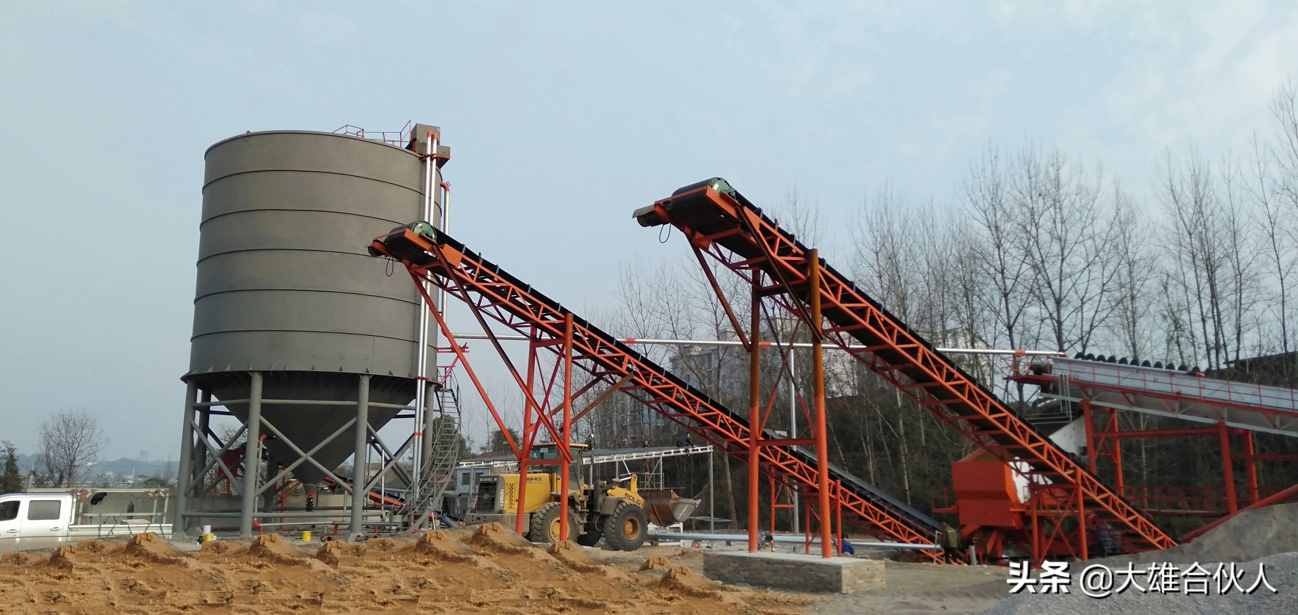 湖北黃岡市洗砂場污水處理帶式泥漿壓濾機現場(圖2) 湖北黃岡市洗砂場污水處理帶式泥漿壓濾機現場(圖2)