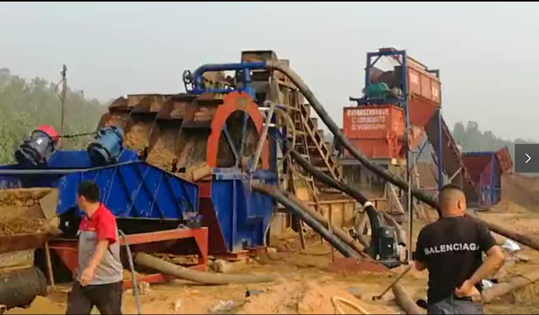 贛東礦機(jī)簡(jiǎn)單的山上小洗砂機(jī)視頻水洗山沙機(jī)械設(shè)備的工作視頻(圖1) 贛東礦機(jī)簡(jiǎn)單的山上小洗砂機(jī)視頻水洗山沙機(jī)械設(shè)備的工作視頻(圖1)