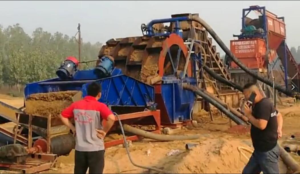 贛東礦機(jī)簡(jiǎn)單的山上小洗砂機(jī)視頻水洗山沙機(jī)械設(shè)備的工作視頻(圖3) 贛東礦機(jī)簡(jiǎn)單的山上小洗砂機(jī)視頻水洗山沙機(jī)械設(shè)備的工作視頻(圖3)