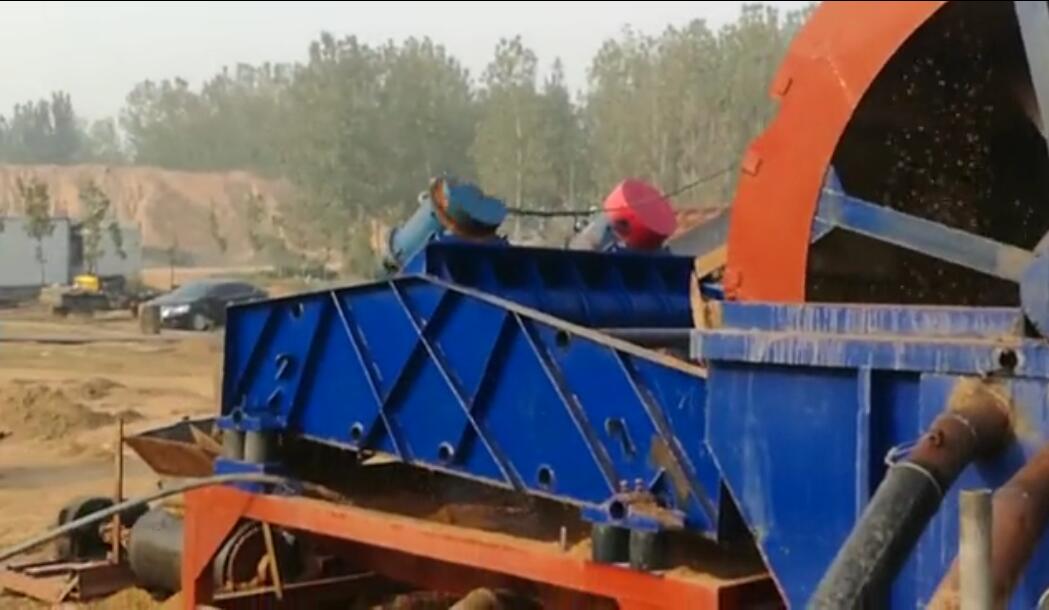 贛東礦機(jī)簡(jiǎn)單的山上小洗砂機(jī)視頻水洗山沙機(jī)械設(shè)備的工作視頻(圖11) 贛東礦機(jī)簡(jiǎn)單的山上小洗砂機(jī)視頻水洗山沙機(jī)械設(shè)備的工作視頻(圖11)