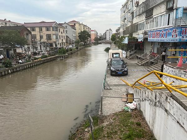 上海墜河公交司機(jī)初步診斷突發(fā)心梗，事故發(fā)生前讓乘客下車(圖3)