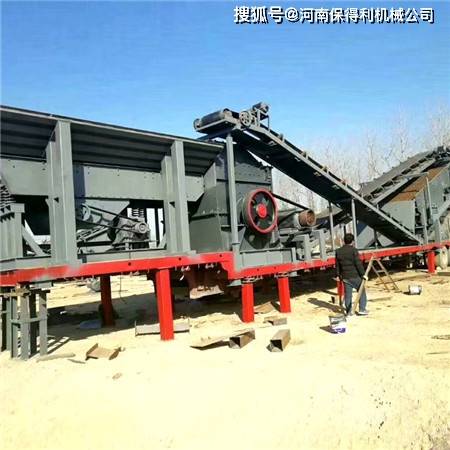 原創建筑垃圾靈活制砂作業還的看移動式破碎機本領(圖2)