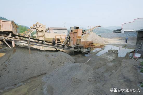 陜西省渭南市砂石料廠,帶式泥漿脫水機污水處理現場(圖3) 陜西省渭南市砂石料廠,帶式泥漿脫水機污水處理現場(圖3)