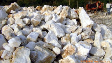 山東泰安時產600T石英石加工項目已投產！(圖1)