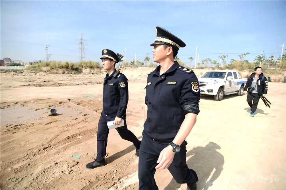 機敏“獵人”!他從路邊水印“嗅”出線索,智斗非法洗砂場(圖2) 機敏“獵人”!他從路邊水印“嗅”出線索,智斗非法洗砂場(圖2)
