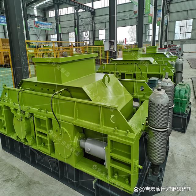 花崗巖適合哪種制沙機(jī)-液壓對輥制砂機(jī)(圖1) 花崗巖適合哪種制沙機(jī)-液壓對輥制砂機(jī)(圖1)