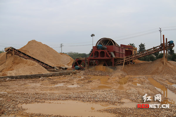 湘潭一洗砂場未批先建被環保部門叫停(圖1) 湘潭一洗砂場未批先建被環保部門叫停(圖1)