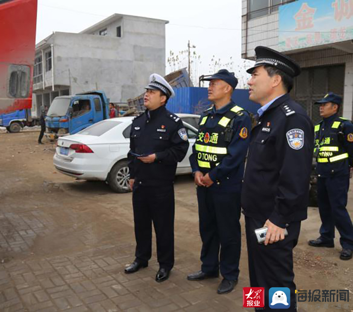 關口前移新泰市開展整治超載超限大貨車及重污染車輛專項行動(圖2) 關口前移新泰市開展整治超載超限大貨車及重污染車輛專項行動(圖2)