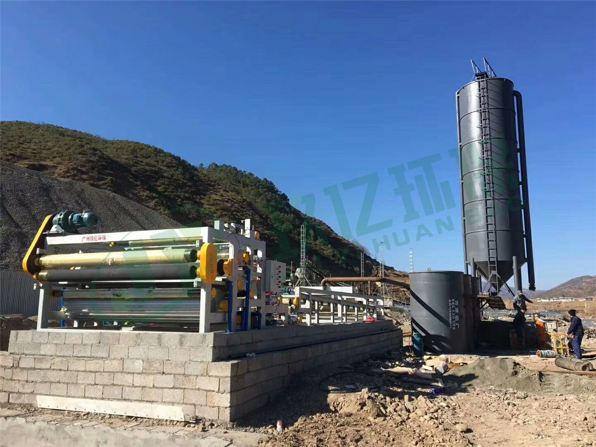 廣州環保查的嚴,用這臺污泥脫水機,污水變清水直接排放(圖5) 廣州環保查的嚴,用這臺污泥脫水機,污水變清水直接排放(圖5)