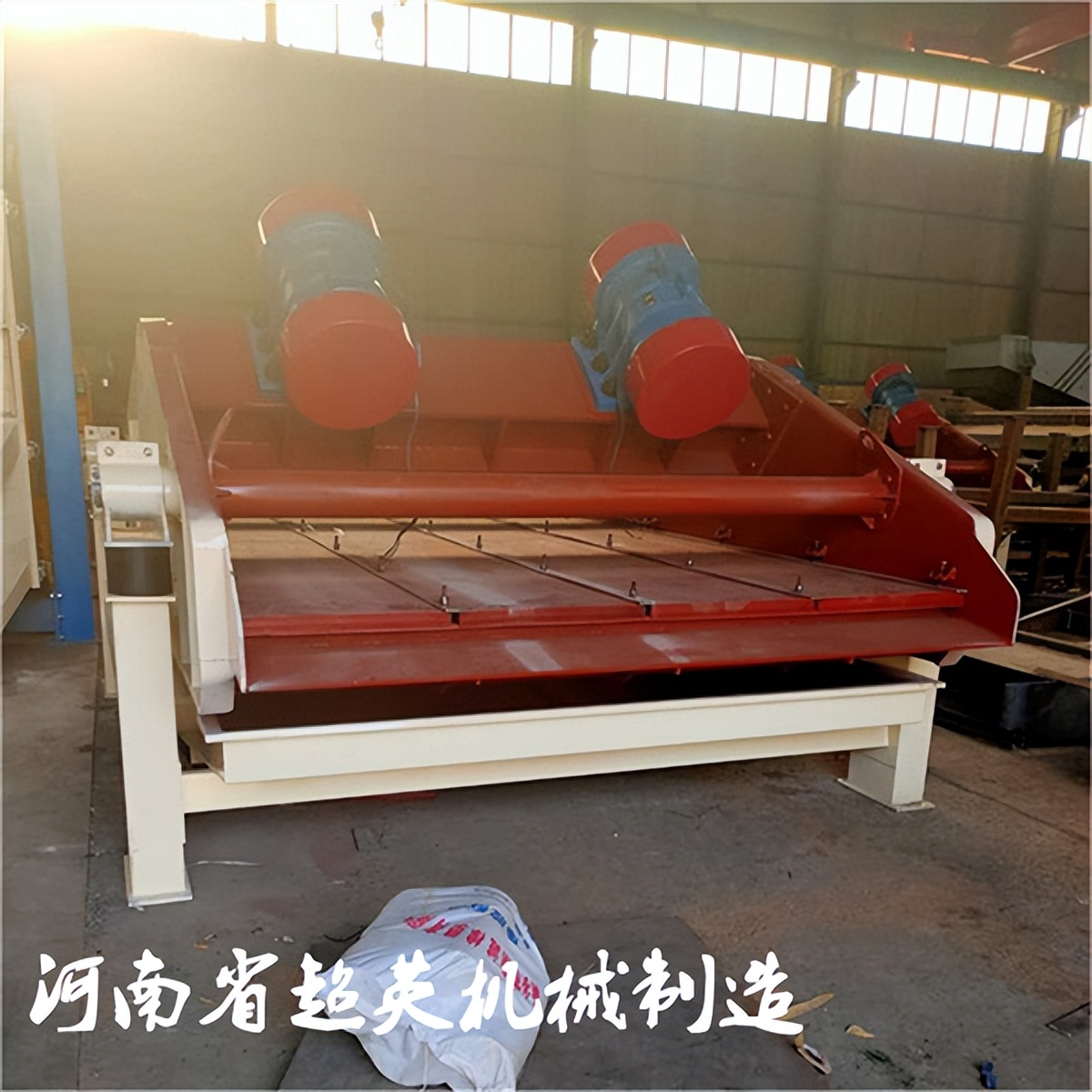 尾砂漿脫水篩選機(jī)泥漿石粉振動篩(圖4) 尾砂漿脫水篩選機(jī)泥漿石粉振動篩(圖4)