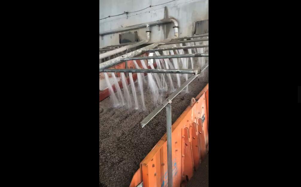 江西石城贛東礦機(jī)環(huán)保水洗沙機(jī)械設(shè)備視頻輪斗式洗砂機(jī)生產(chǎn)視頻(圖2) 江西石城贛東礦機(jī)環(huán)保水洗沙機(jī)械設(shè)備視頻輪斗式洗砂機(jī)生產(chǎn)視頻(圖2)
