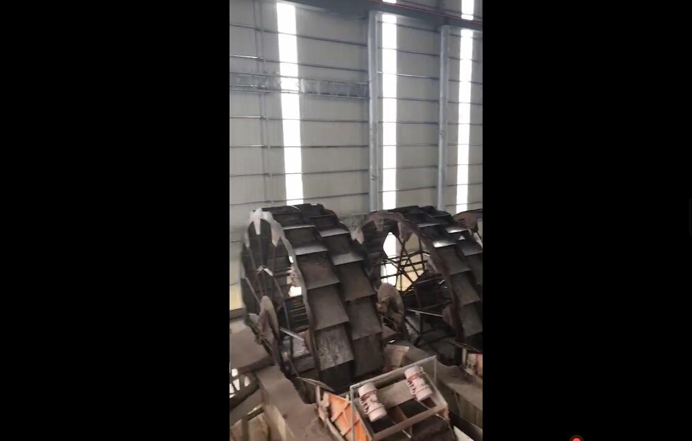 江西石城贛東礦機(jī)環(huán)保水洗沙機(jī)械設(shè)備視頻輪斗式洗砂機(jī)生產(chǎn)視頻(圖6) 江西石城贛東礦機(jī)環(huán)保水洗沙機(jī)械設(shè)備視頻輪斗式洗砂機(jī)生產(chǎn)視頻(圖6)