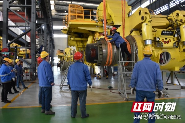 全國首臺！湘電集團力推百噸級純電力礦用車(圖3)