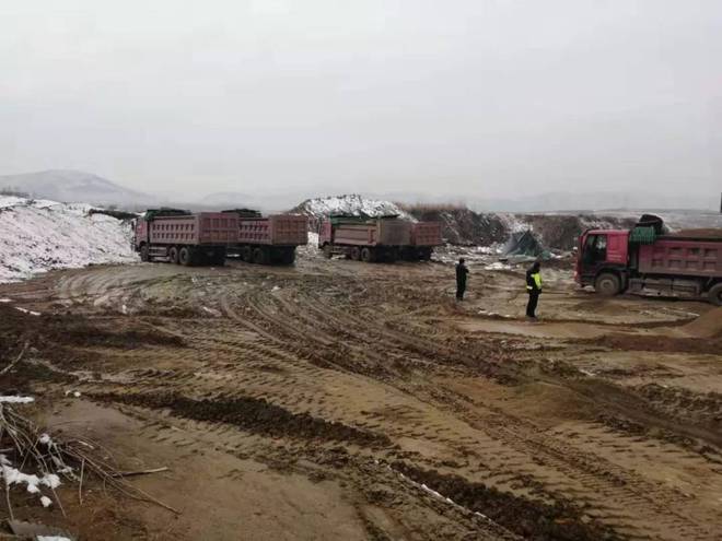 泰安這個地方“出手”了，打擊取締8處洗砂場，現場摧毀洗砂機！(圖1)