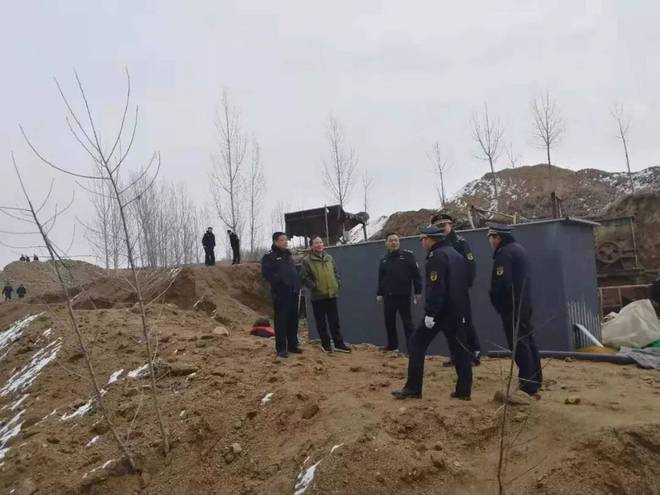泰安這個地方“出手”了，打擊取締8處洗砂場，現場摧毀洗砂機！(圖3)