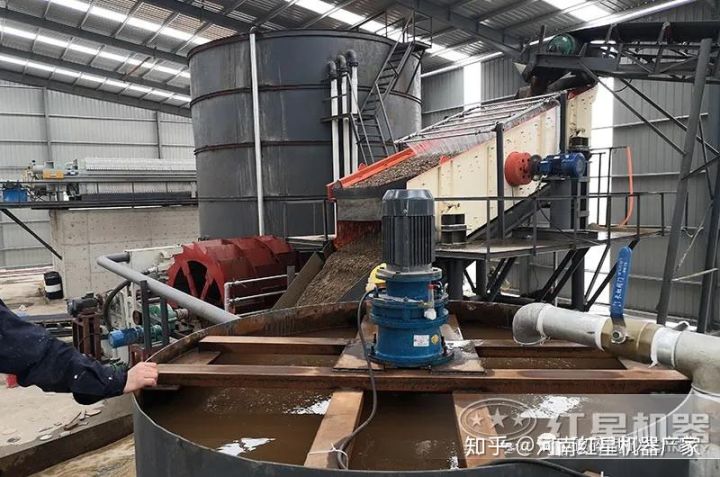 砂石清洗的干凈,還屬洗石機(jī)設(shè)備(圖8) 砂石清洗的干凈,還屬洗石機(jī)設(shè)備(圖8)