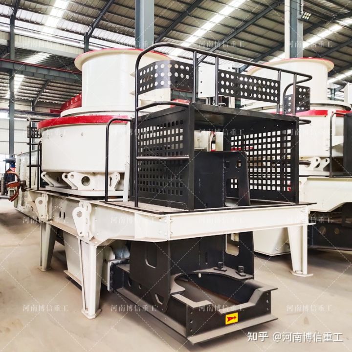 河卵石制砂(沙)機結構特點以及工作原理(圖1) 河卵石制砂(沙)機結構特點以及工作原理(圖1)