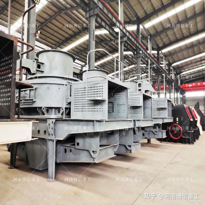 河卵石制砂(沙)機結構特點以及工作原理(圖2) 河卵石制砂(沙)機結構特點以及工作原理(圖2)