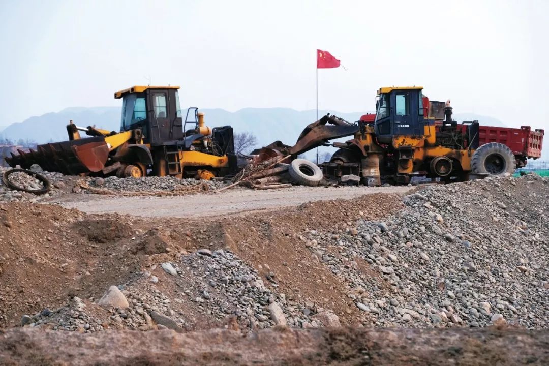直擊甘肅榆中宛川河砂石料開(kāi)采亂象宛川河道采砂場(chǎng)整頓如舊為哪般(圖7)