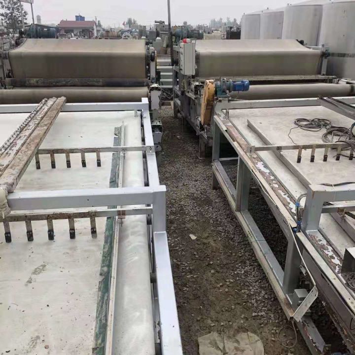 二手洗砂帶式壓濾機出售,二手污泥污水帶式過濾機現貨,型號齊全(圖1) 二手洗砂帶式壓濾機出售,二手污泥污水帶式過濾機現貨,型號齊全(圖1)