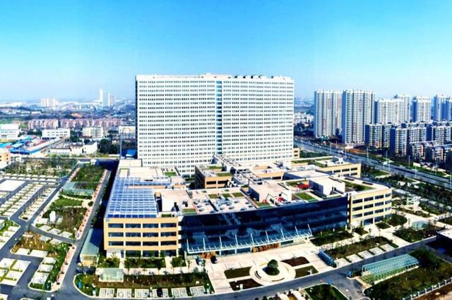 江蘇一縣市，由常州代管，石灰石儲量10億噸，被譽為“絲綢之鄉”(圖2)