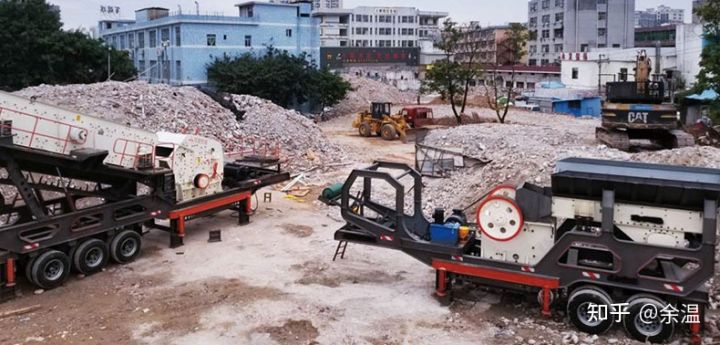湖南建筑垃圾移動(dòng)破碎機(jī)客戶現(xiàn)場(chǎng)(圖2) 湖南建筑垃圾移動(dòng)破碎機(jī)客戶現(xiàn)場(chǎng)(圖2)