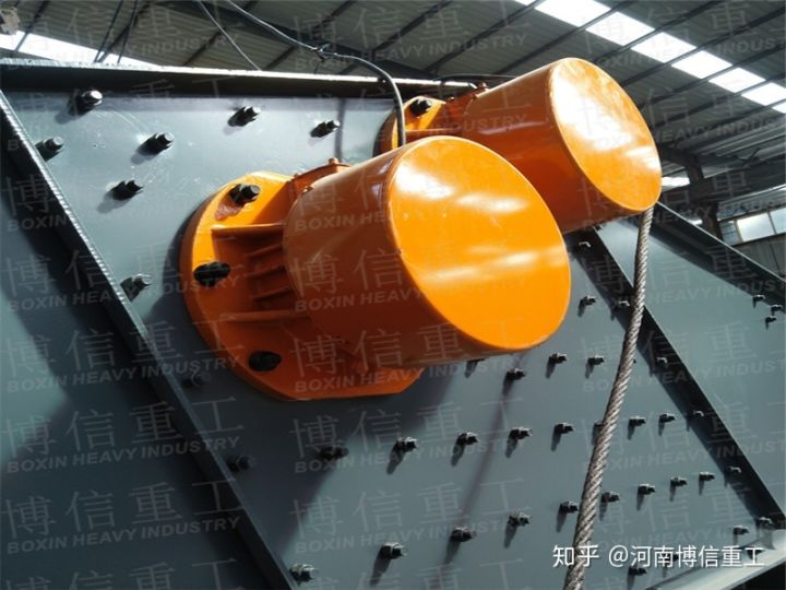 洗沙場專用高頻振動脫水篩振動電機操作使用說明以及工作原理(圖3) 洗沙場專用高頻振動脫水篩振動電機操作使用說明以及工作原理(圖3)