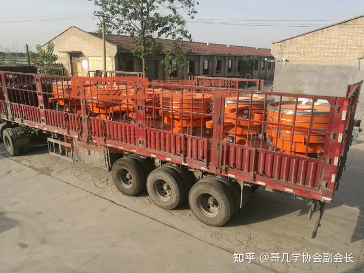 振動篩式篩沙機(圖2) 振動篩式篩沙機(圖2)