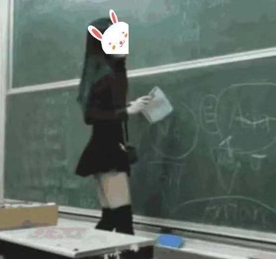 90后女教師上課露底褲“挑逗”,偷拍圖片流出,尺度驚人!學生:老師的腿好白!(圖4) 90后女教師上課露底褲“挑逗”,偷拍圖片流出,尺度驚人!學生:老師的腿好白!(圖4)