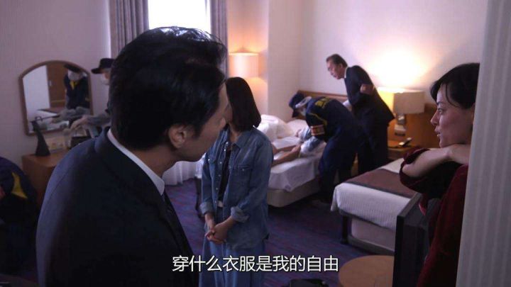 90后女教師上課露底褲“挑逗”,偷拍圖片流出,尺度驚人!學生:老師的腿好白!(圖7) 90后女教師上課露底褲“挑逗”,偷拍圖片流出,尺度驚人!學生:老師的腿好白!(圖7)