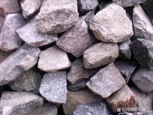 花崗巖移動制砂機的應用優勢?(圖1) 花崗巖移動制砂機的應用優勢?(圖1)
