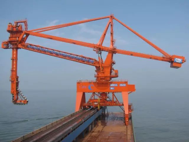 名詞解釋：鏈斗式卸船機(圖3)