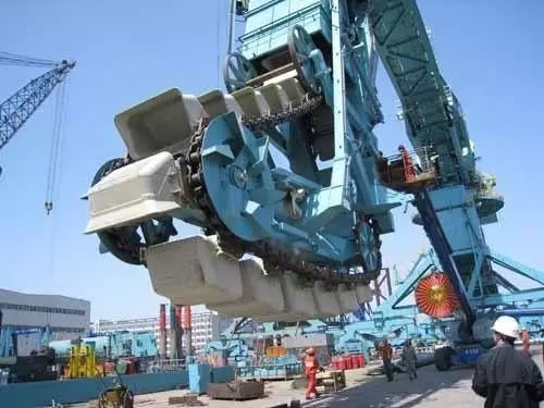 名詞解釋：鏈斗式卸船機(圖5)