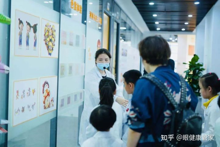 貴州省視光學會會長朱健華一行走進貴州首家眼?科普館參觀考察(圖8) 貴州省視光學會會長朱健華一行走進貴州首家眼?科普館參觀考察(圖8)