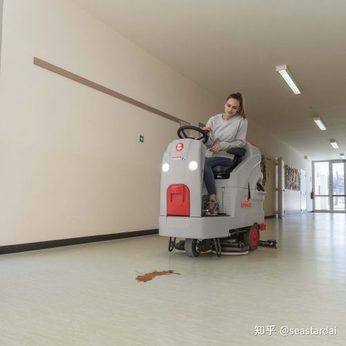 長(zhǎng)沙comac駕駛式洗地機(jī)Innovacomfort85(圖2)