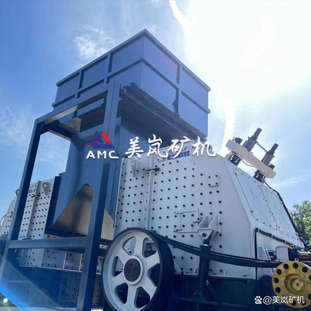 石料廠成套破碎設(shè)備都有哪些?石子破碎生產(chǎn)線方案怎樣設(shè)計(jì)?(圖2) 石料廠成套破碎設(shè)備都有哪些?石子破碎生產(chǎn)線方案怎樣設(shè)計(jì)?(圖2)