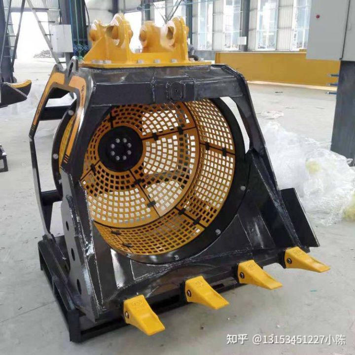 云南挖機(jī)帶篩分斗360度旋轉(zhuǎn)篩分斗設(shè)備可定制(圖3) 云南挖機(jī)帶篩分斗360度旋轉(zhuǎn)篩分斗設(shè)備可定制(圖3)