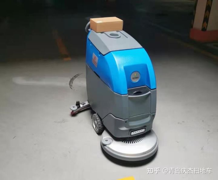 為什么很多人購買二手洗地機?選擇二手洗地機注意什么?(圖1) 為什么很多人購買二手洗地機?選擇二手洗地機注意什么?(圖1)