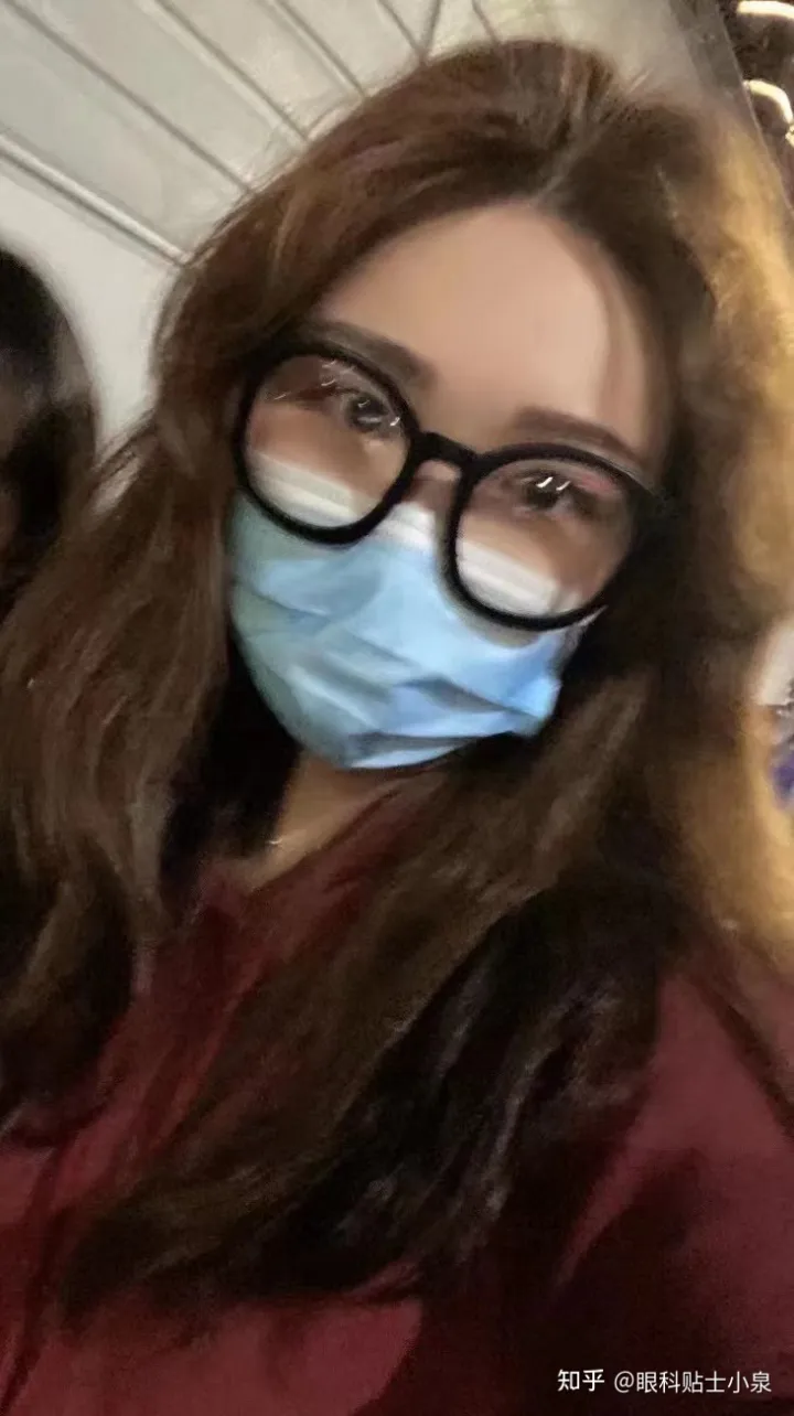 泉州全飛秒近視手術，高顏值小姐姐微笑摘鏡，術后雙眼視力1.2！(圖1)