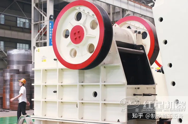 建一個石英砂廠需要多少錢？都會用到哪些制砂設(shè)備？C10(圖1)