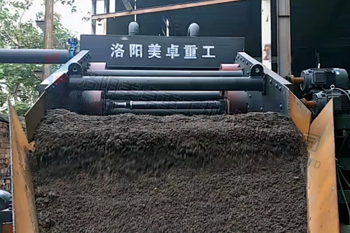 怎么解決螺旋洗砂機出砂帶水？(圖1)