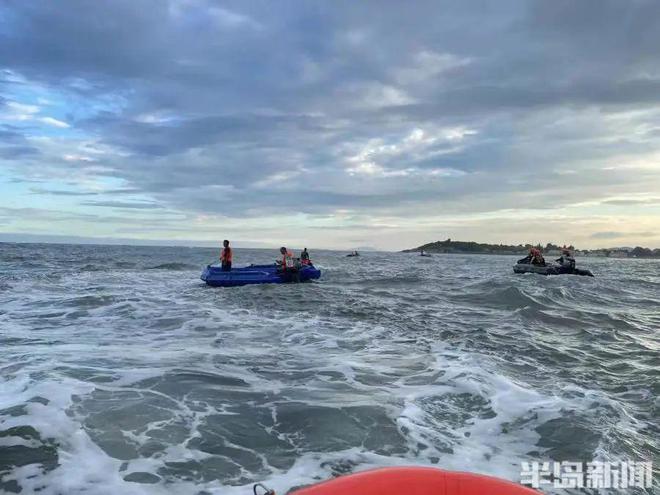 痛心！青島海邊倆小伙被海浪卷走！一人遺體已被找到……(圖3)